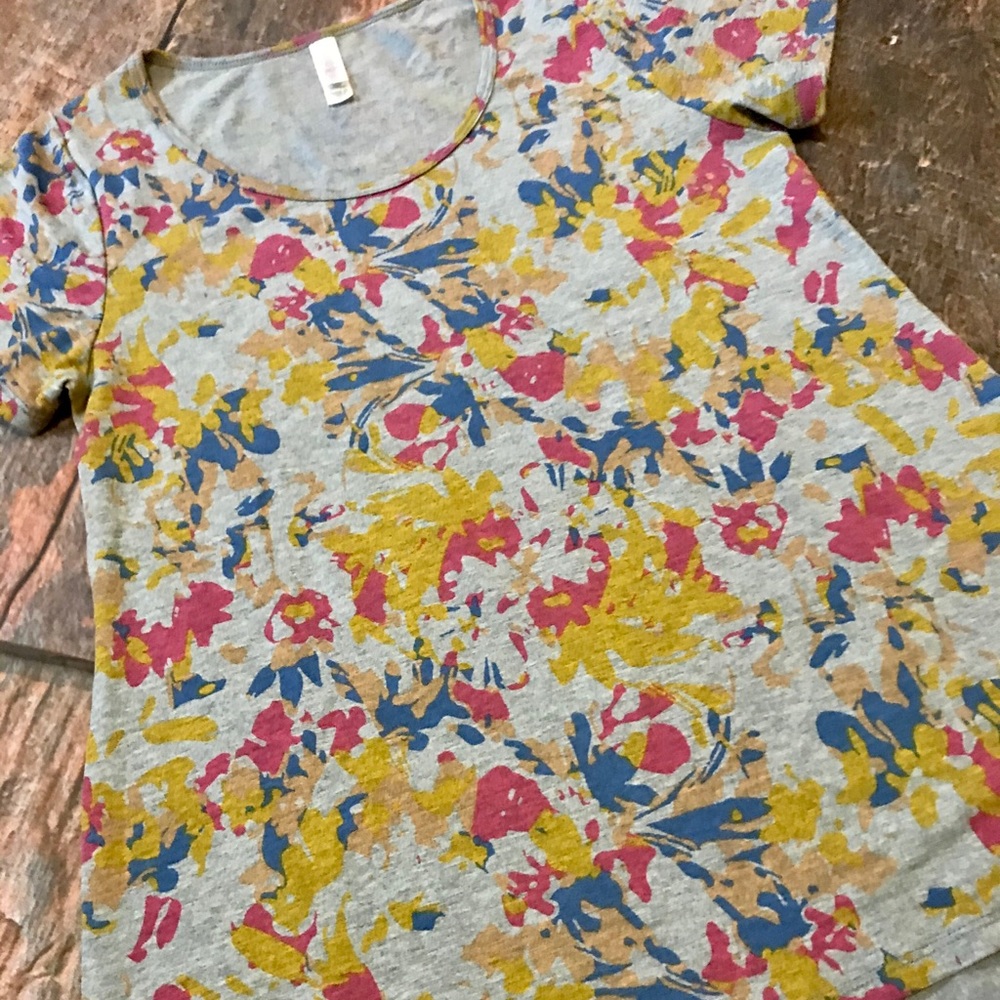Lularoe Floral Classic T - EEUC